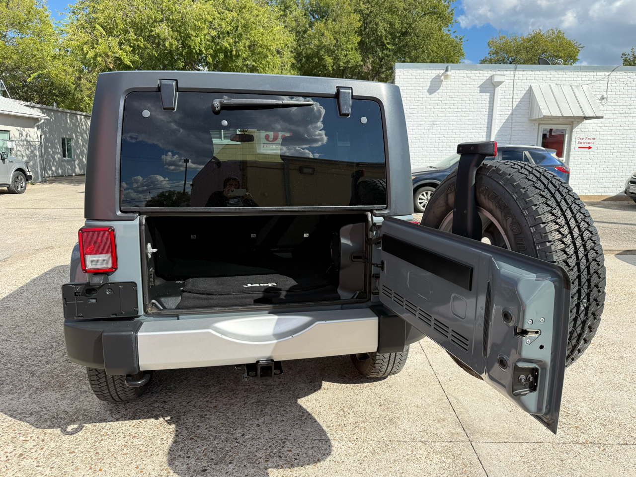Jeep Wrangler Unlimited Sahara 4WD 2014