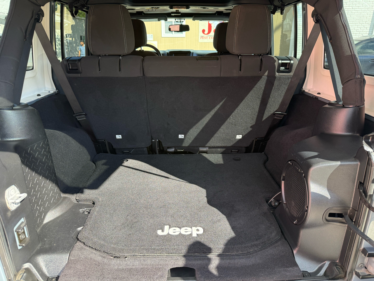 Jeep Wrangler Unlimited Sahara 4WD 2014