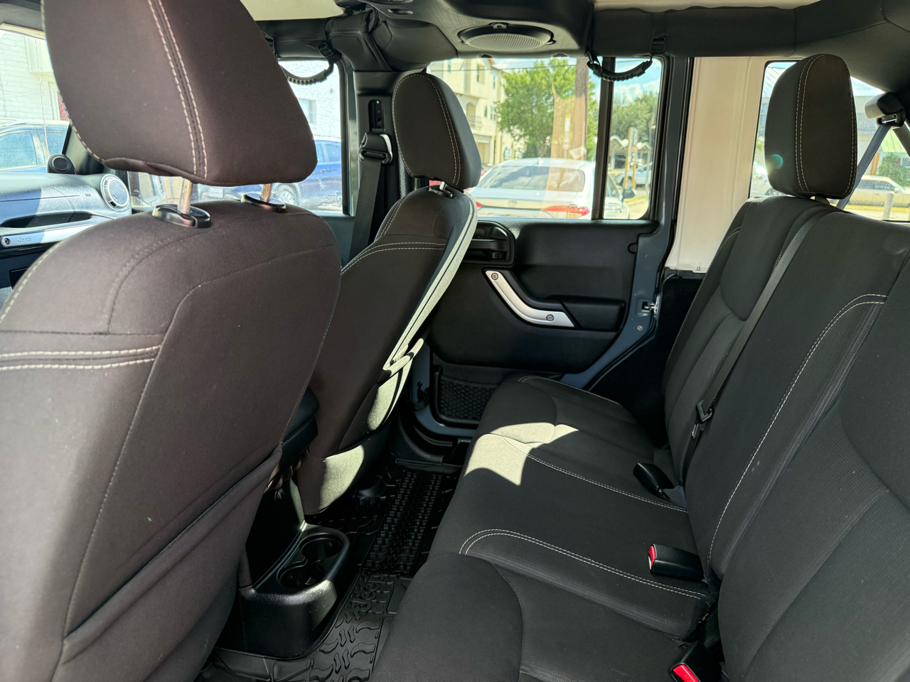 Jeep Wrangler Unlimited Sahara 4WD 2014