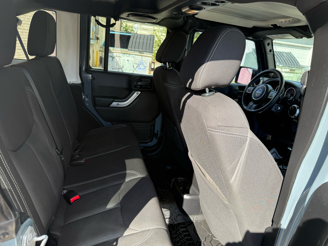 Jeep Wrangler Unlimited Sahara 4WD 2014