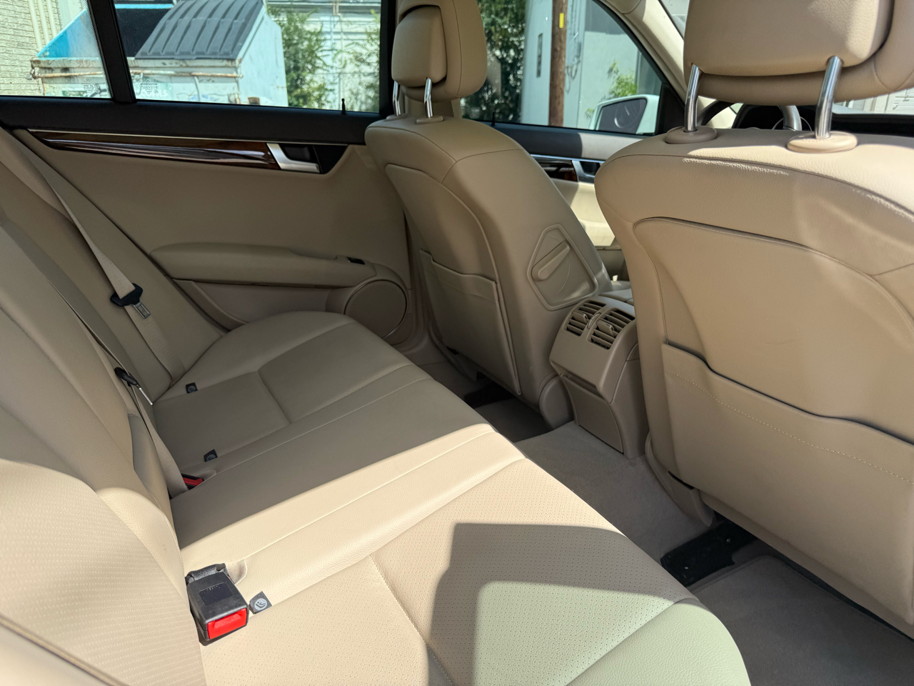 Mercedes-Benz C-Class C250 Luxury Sedan 2012