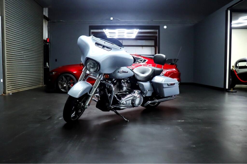 2023 Harley-Davidson FLHX Touring
