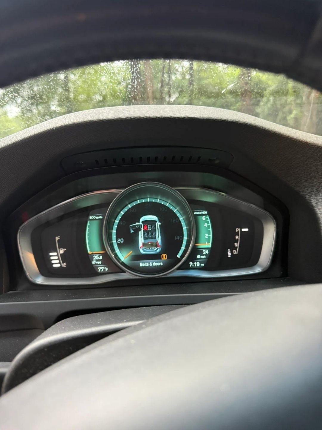 Volvo V60  2015