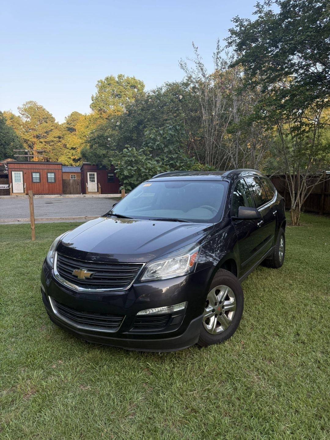 2017 Chevrolet Traverse LS Sport Utility 4D
