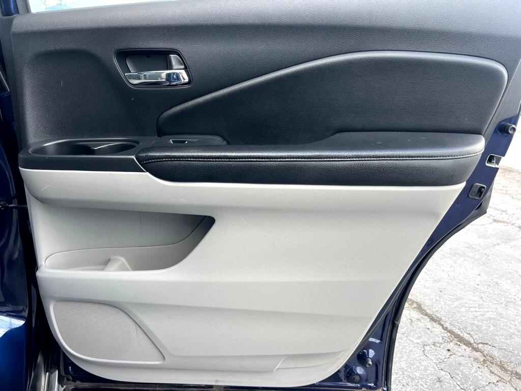 2016 Honda Pilot EX-L photo 16