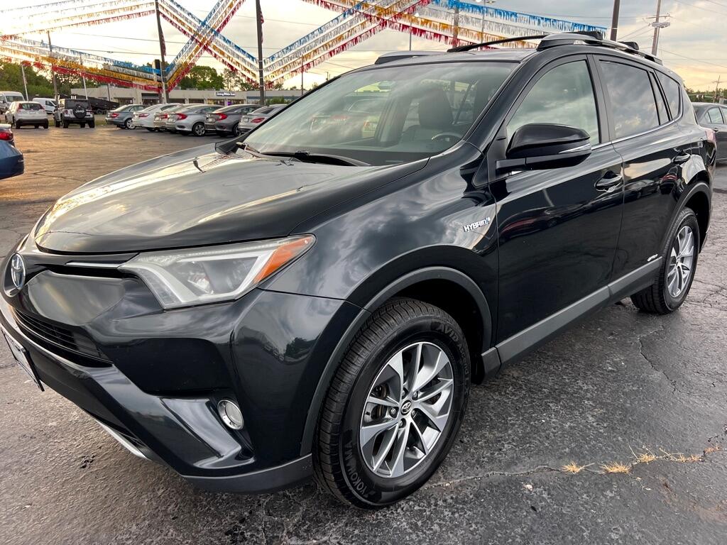 2016 Toyota RAV4 Hybrid XLE photo 3