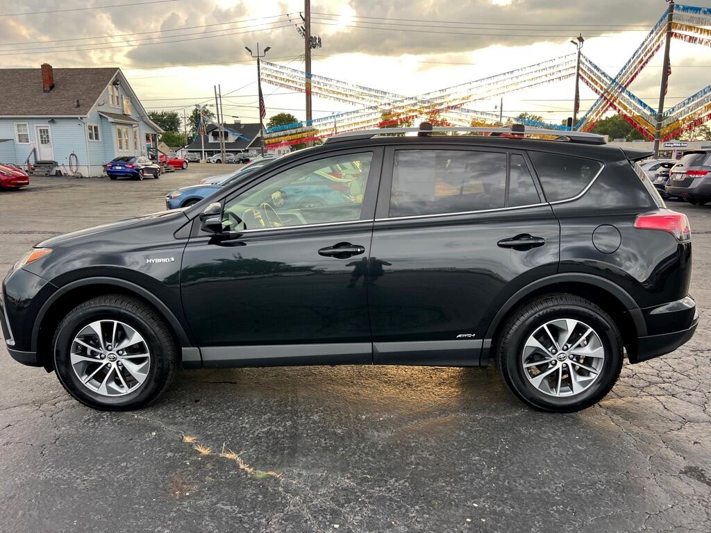2016 Toyota RAV4 Hybrid XLE photo 4
