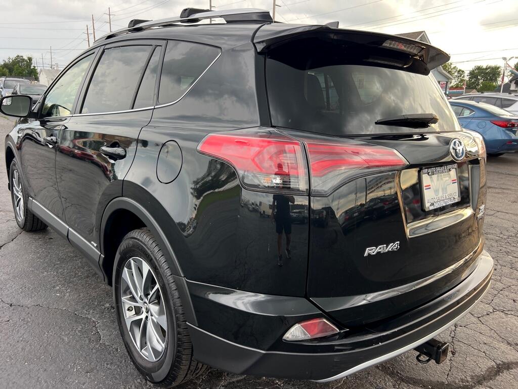 2016 Toyota RAV4 Hybrid XLE photo 5