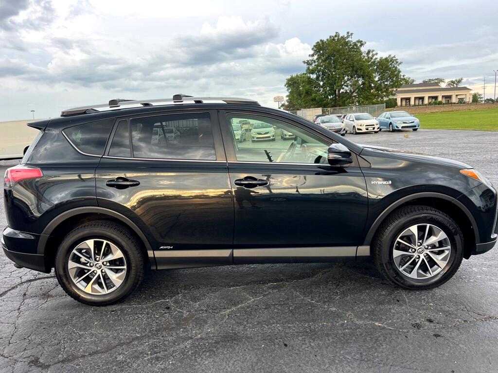 2016 Toyota RAV4 Hybrid XLE photo 8
