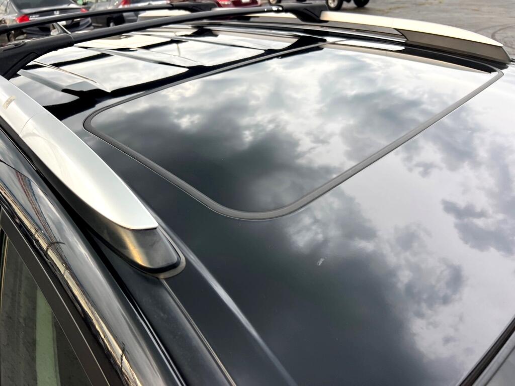 2016 Toyota RAV4 Hybrid XLE photo 9