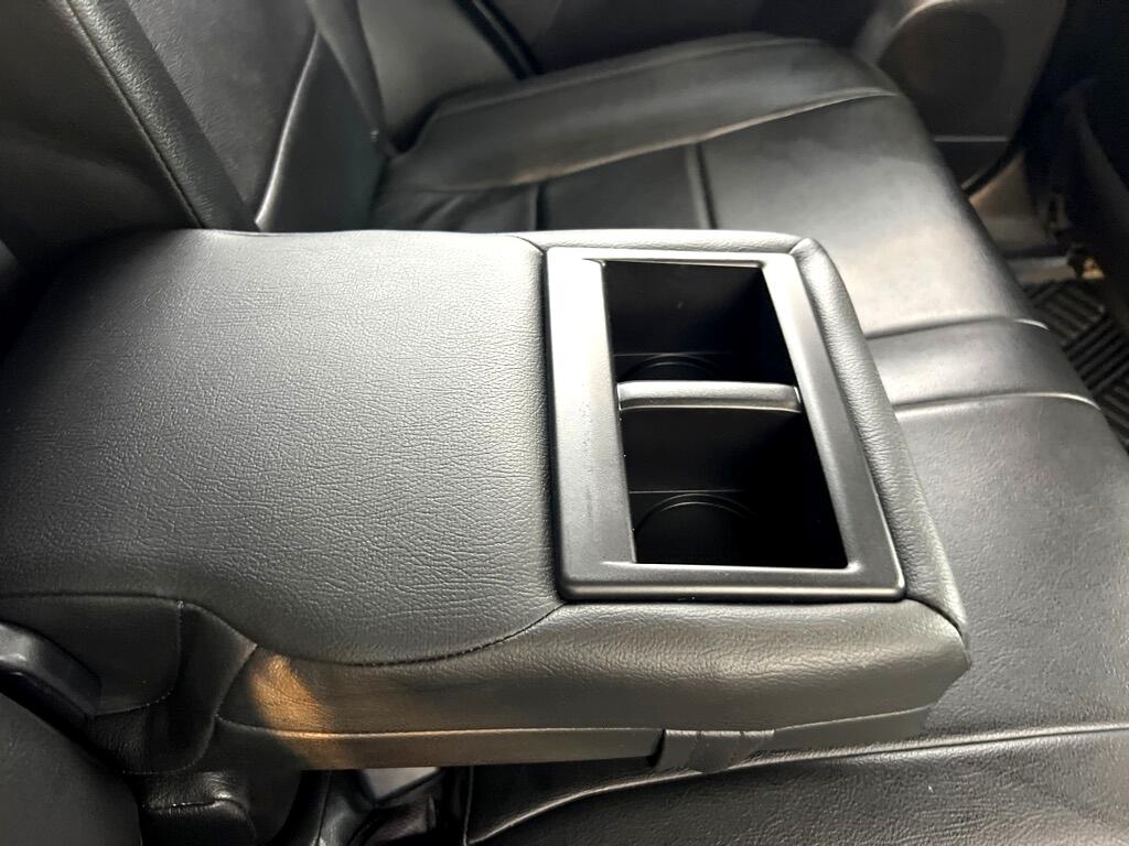 2016 Toyota RAV4 Hybrid XLE photo 17