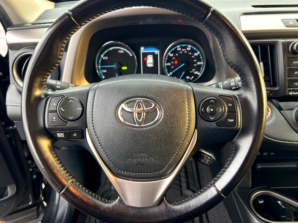 2016 Toyota RAV4 Hybrid XLE photo 27