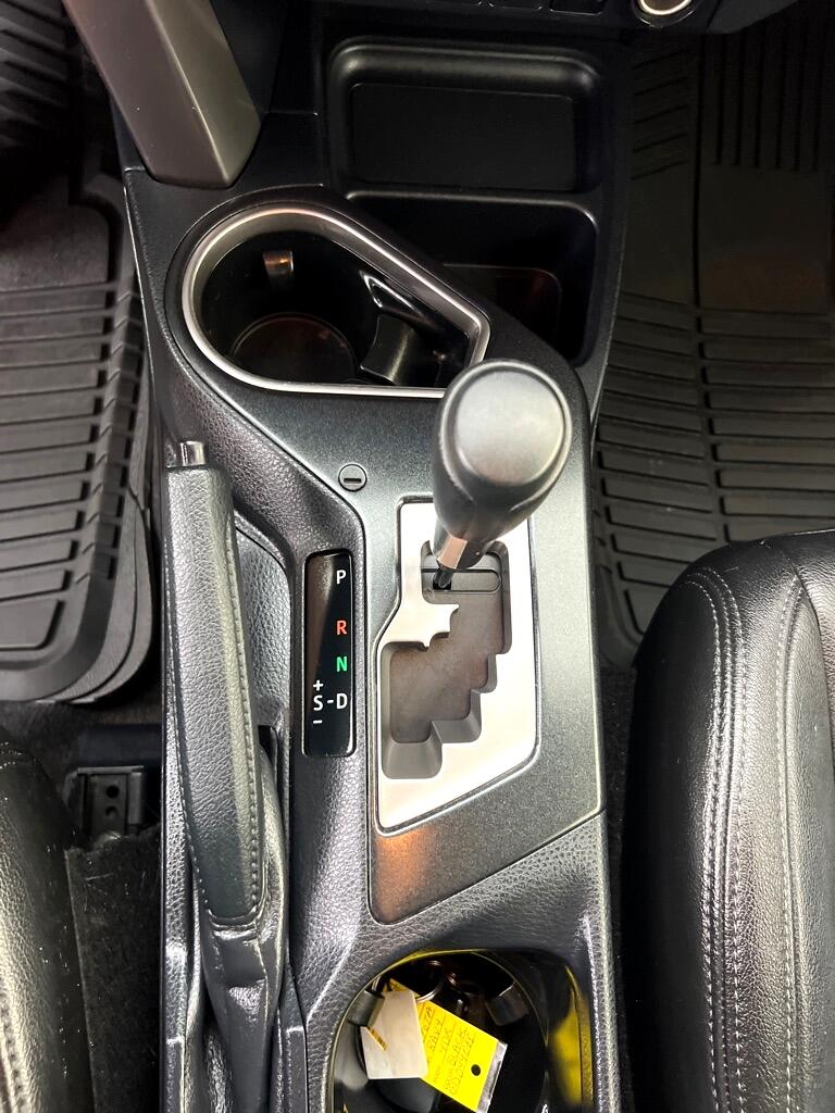 2016 Toyota RAV4 Hybrid XLE photo 33