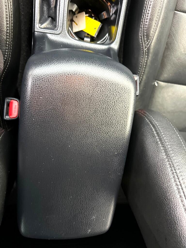 2016 Toyota RAV4 Hybrid XLE photo 34