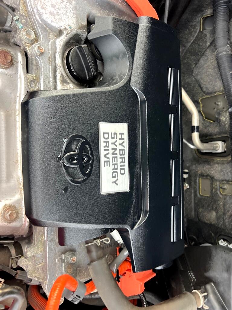 2016 Toyota RAV4 Hybrid XLE photo 44