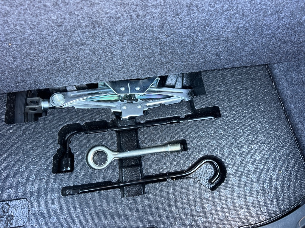 Acura TL 6-Speed AT SH-AWD with Tech Package 2012 Acura TL 6-Speed AT SH-AWD with Tech Package 2012