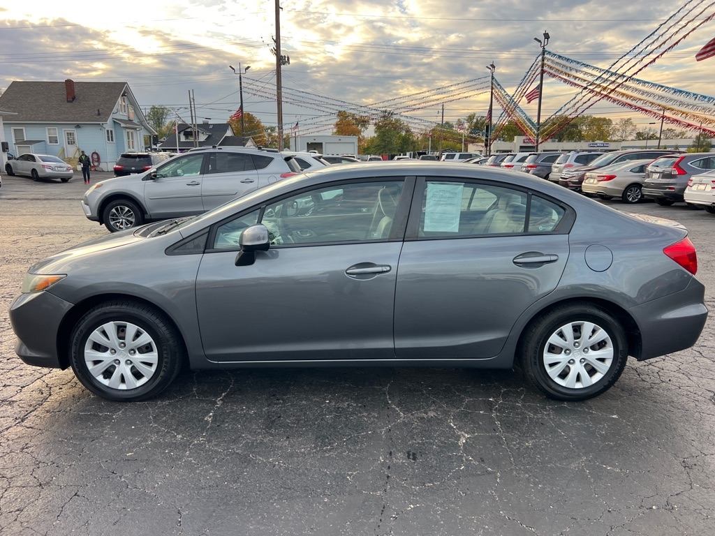 Honda Civic LX Sedan 5-Speed AT 2012 Honda Civic LX Sedan 5-Speed AT 2012