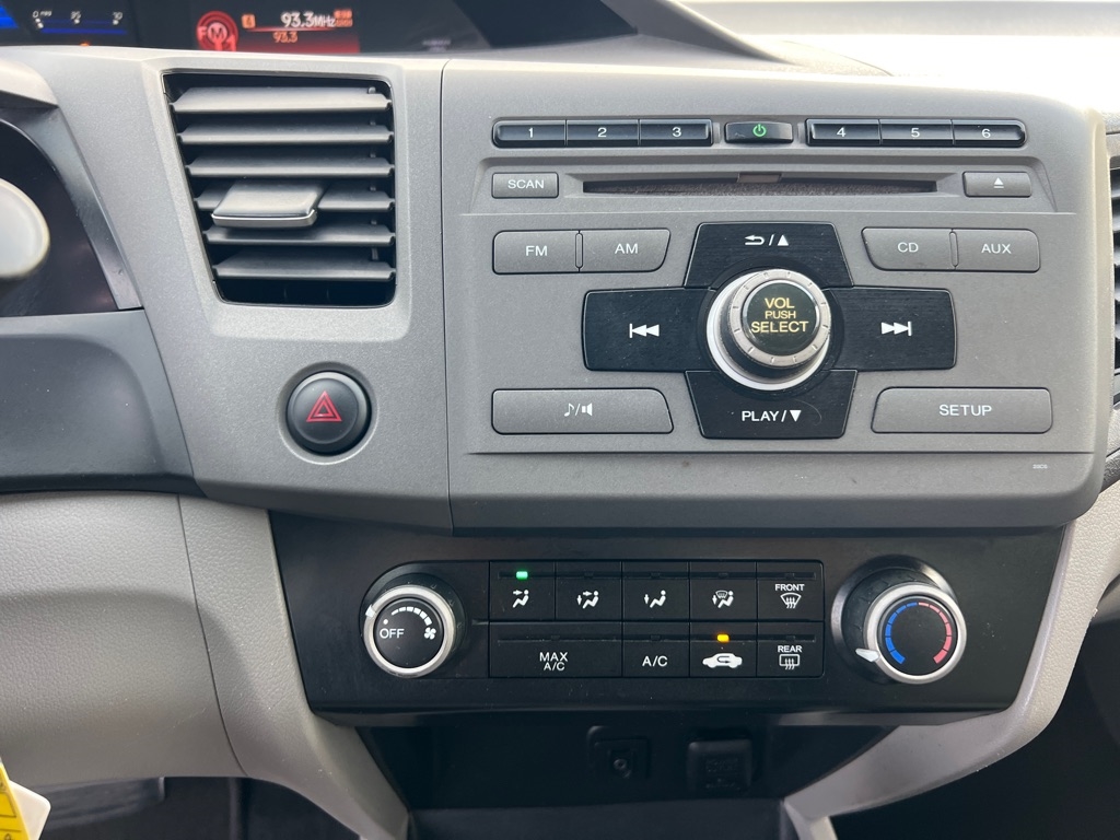 Honda Civic LX Sedan 5-Speed AT 2012 Honda Civic LX Sedan 5-Speed AT 2012