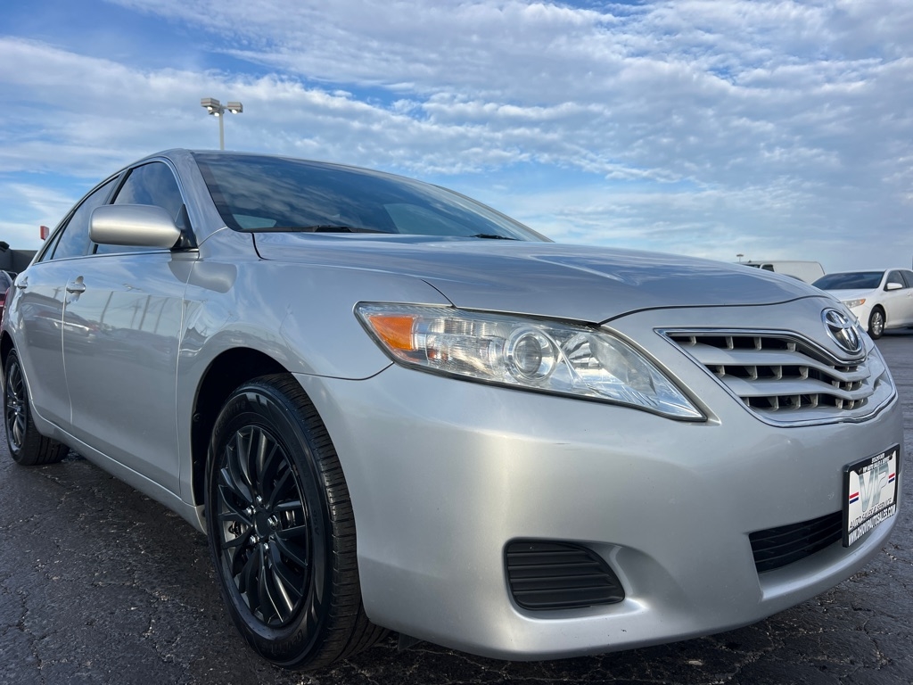 2011 Toyota Camry SE V6 6-Spd AT