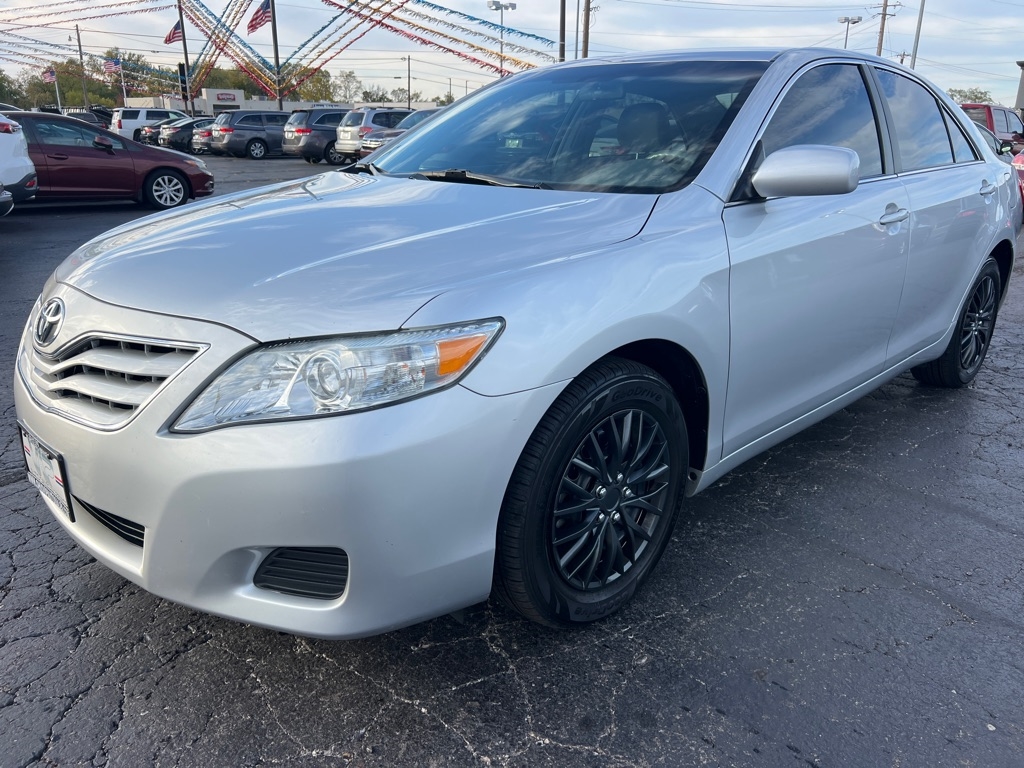 Toyota Camry SE V6 6-Spd AT 2011 Toyota Camry SE V6 6-Spd AT 2011