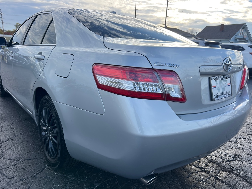 Toyota Camry SE V6 6-Spd AT 2011 Toyota Camry SE V6 6-Spd AT 2011