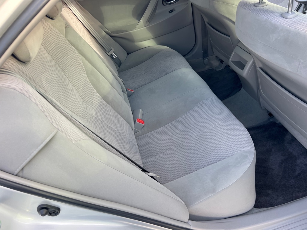 Toyota Camry SE V6 6-Spd AT 2011 Toyota Camry SE V6 6-Spd AT 2011