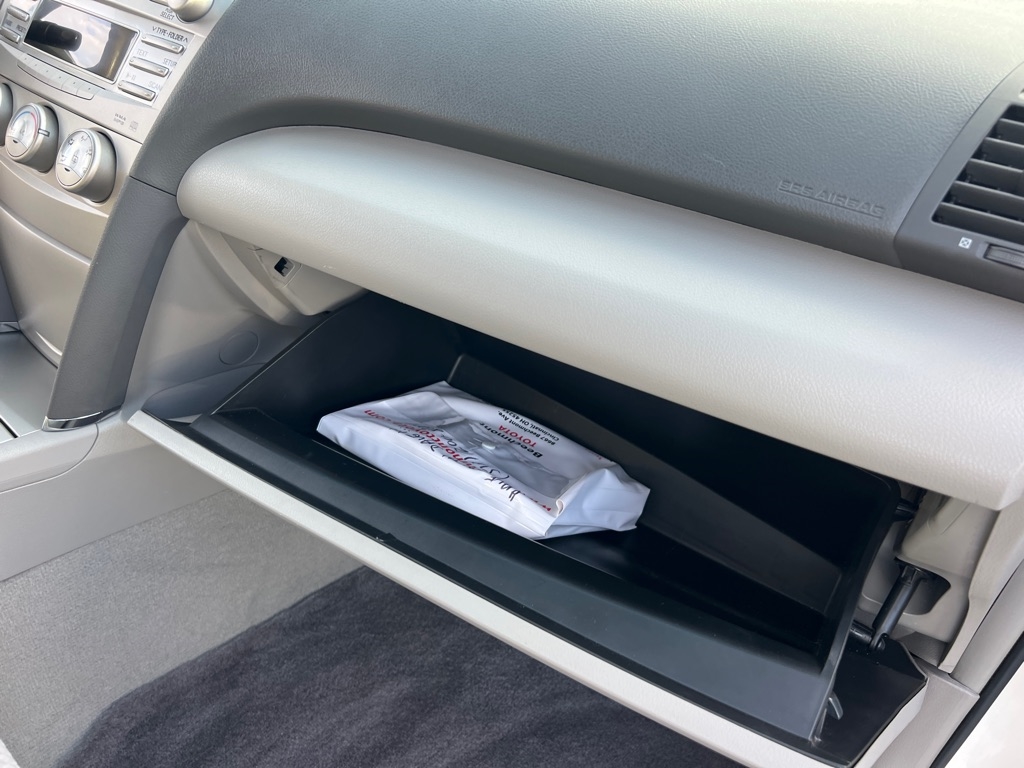 Toyota Camry SE V6 6-Spd AT 2011 Toyota Camry SE V6 6-Spd AT 2011