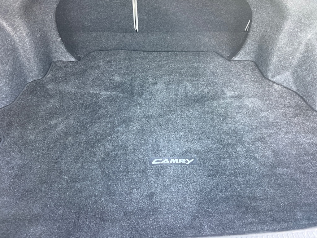 Toyota Camry SE V6 6-Spd AT 2011 Toyota Camry SE V6 6-Spd AT 2011