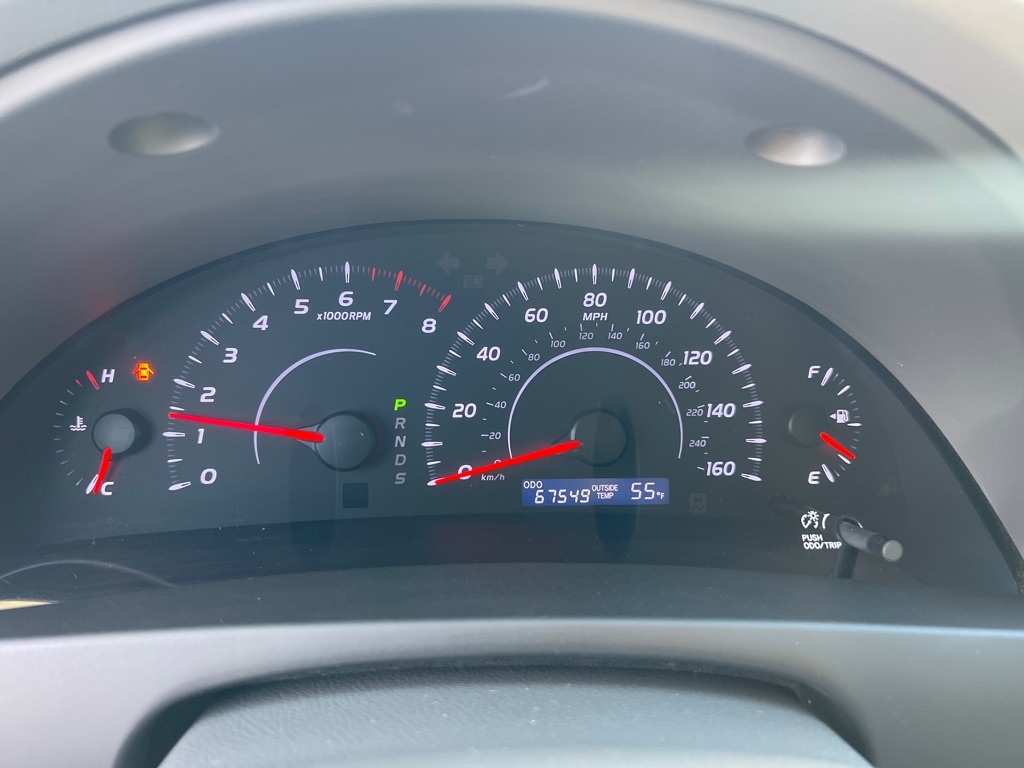 Toyota Camry SE V6 6-Spd AT 2011 Toyota Camry SE V6 6-Spd AT 2011