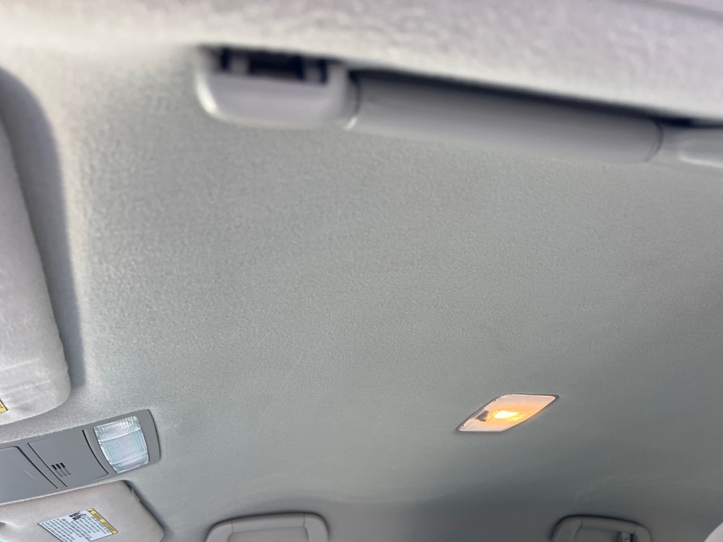 Toyota Camry SE V6 6-Spd AT 2011 Toyota Camry SE V6 6-Spd AT 2011