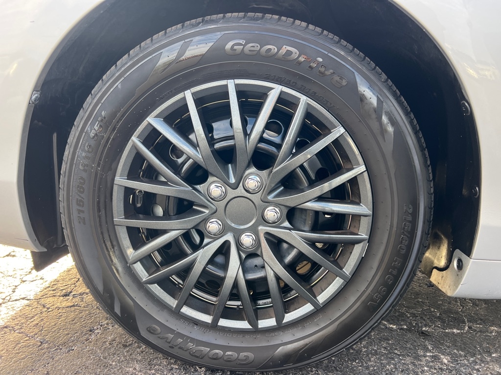 Toyota Camry SE V6 6-Spd AT 2011 Toyota Camry SE V6 6-Spd AT 2011