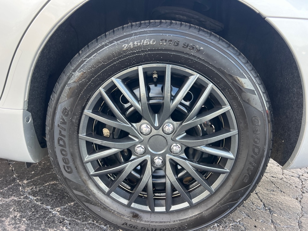 Toyota Camry SE V6 6-Spd AT 2011 Toyota Camry SE V6 6-Spd AT 2011