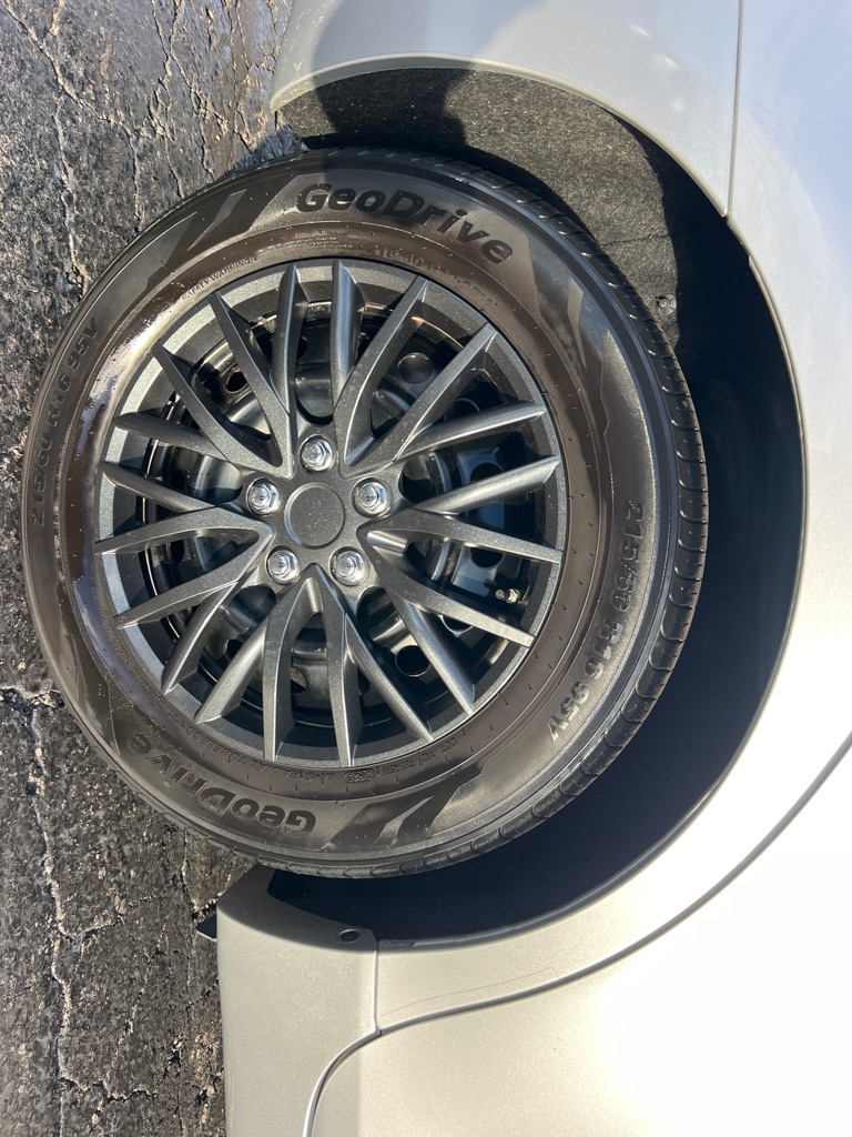 Toyota Camry SE V6 6-Spd AT 2011 Toyota Camry SE V6 6-Spd AT 2011