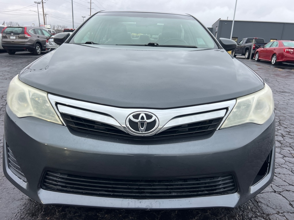 2013 Toyota Camry LE's photo