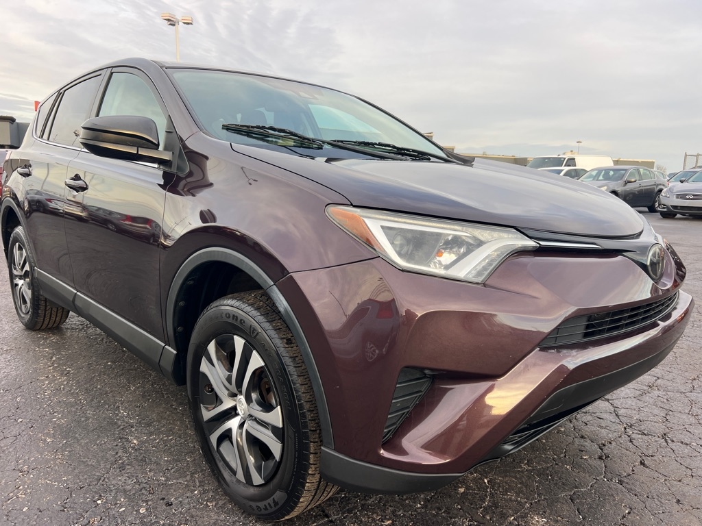 Toyota RAV4 LE FWD 2018