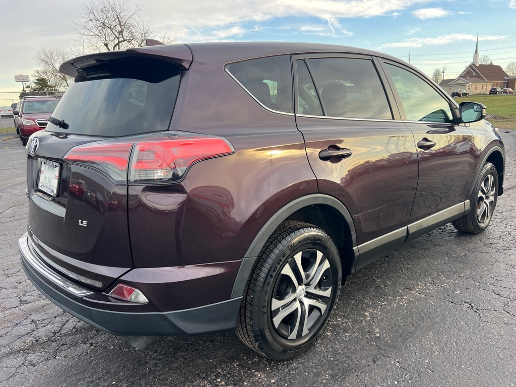 Toyota RAV4 LE FWD 2018