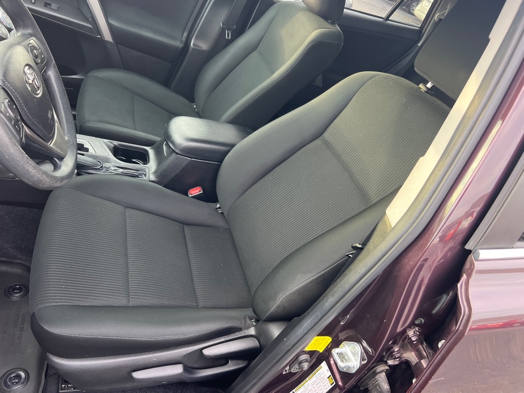 Toyota RAV4 LE FWD 2018