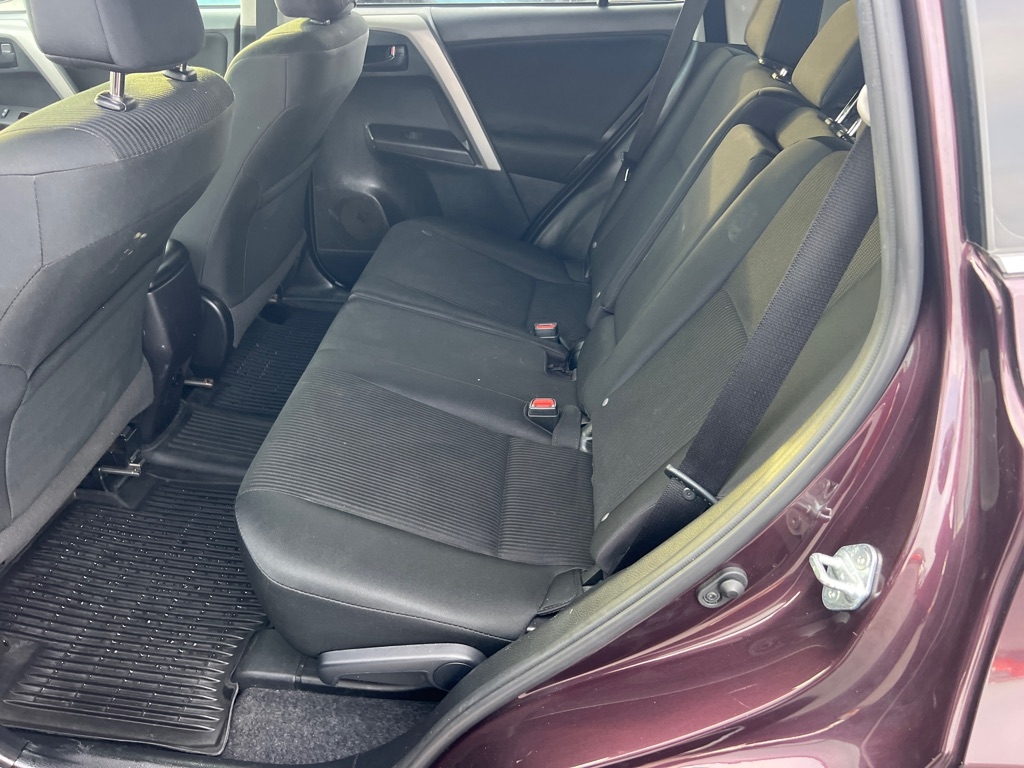 Toyota RAV4 LE FWD 2018