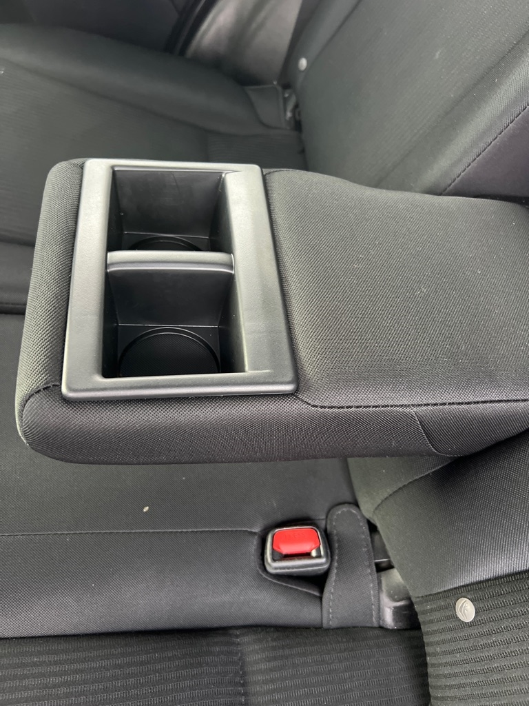 Toyota RAV4 LE FWD 2018