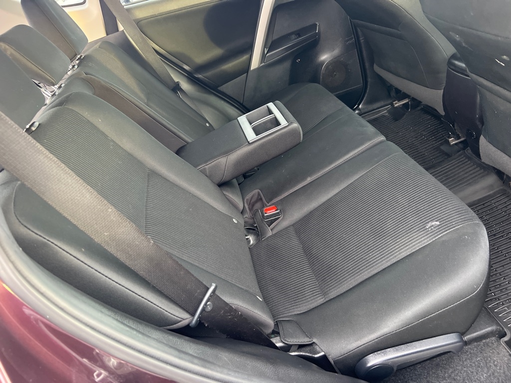 Toyota RAV4 LE FWD 2018