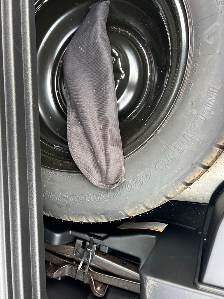 Toyota RAV4 LE FWD 2018