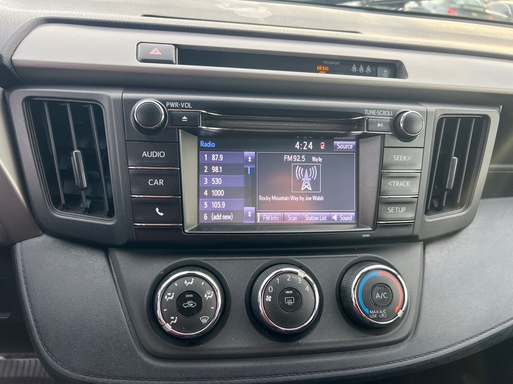 Toyota RAV4 LE FWD 2018