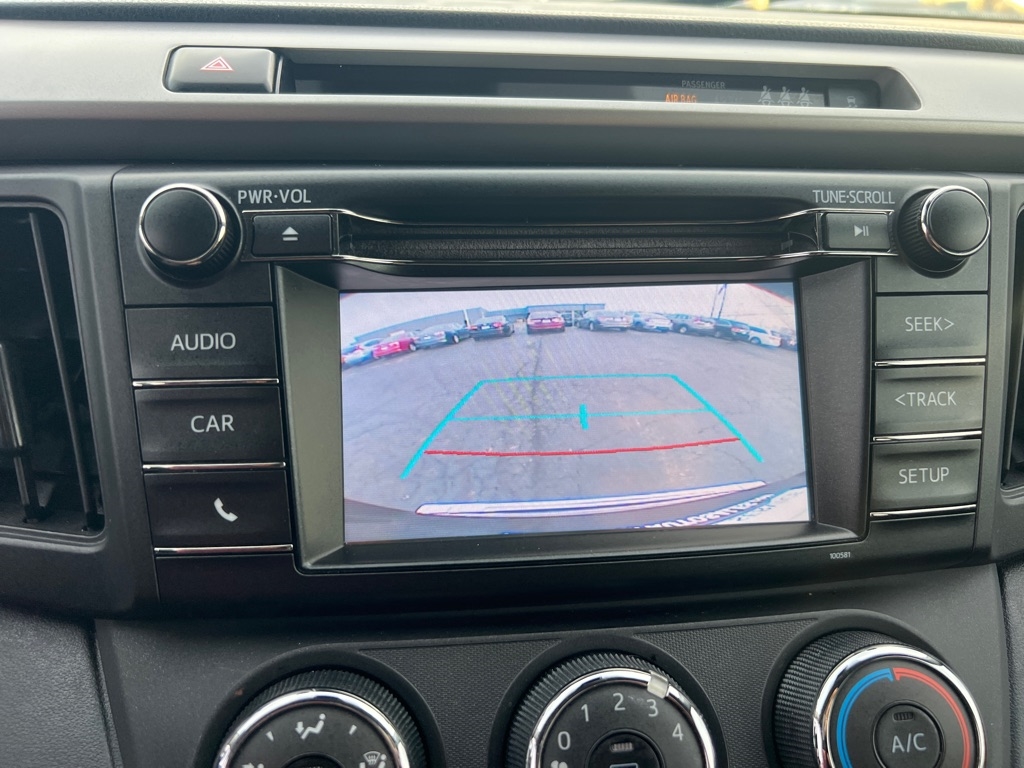 Toyota RAV4 LE FWD 2018