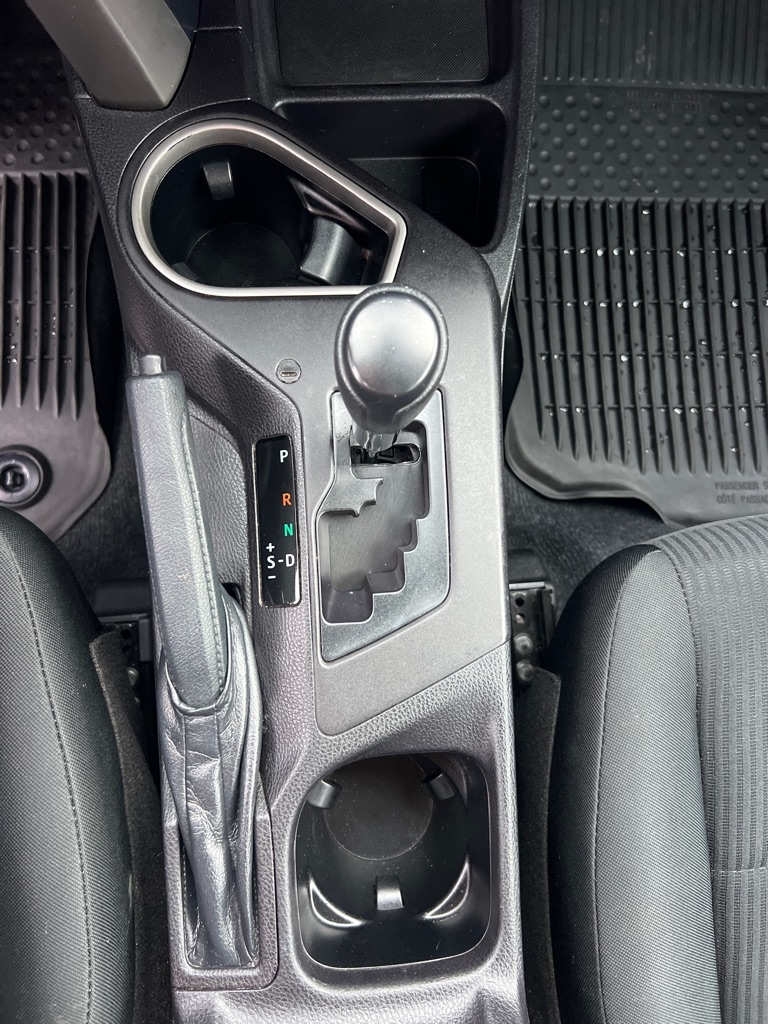 Toyota RAV4 LE FWD 2018