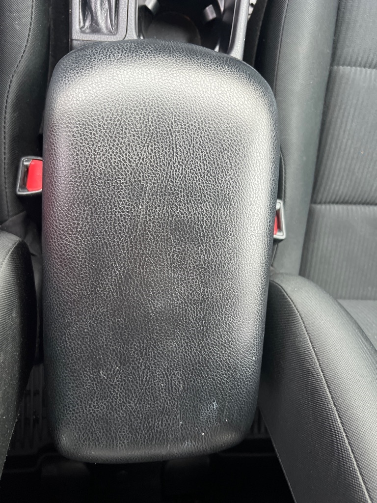 Toyota RAV4 LE FWD 2018