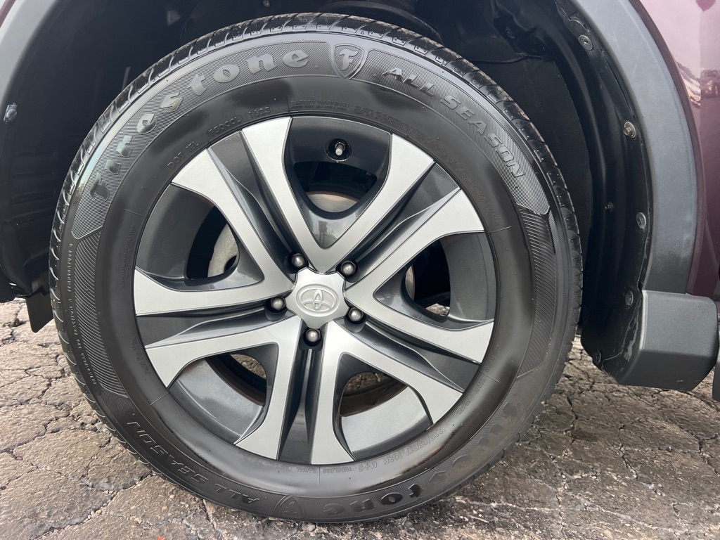 Toyota RAV4 LE FWD 2018