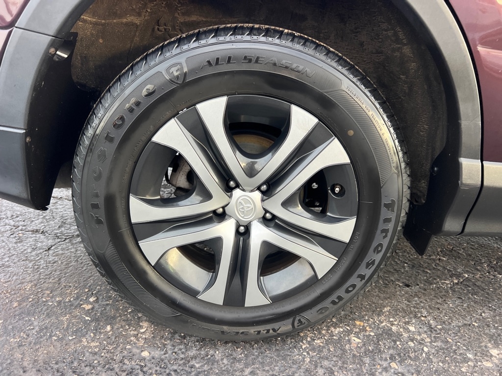 Toyota RAV4 LE FWD 2018