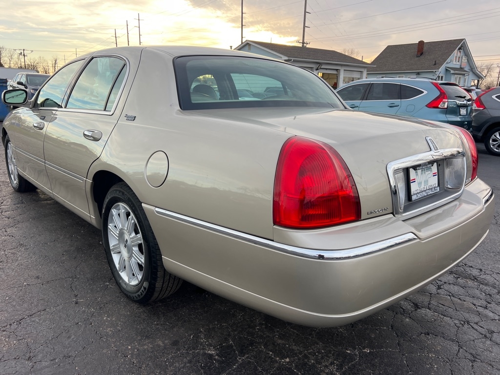 Lincoln Town Car Signature Limited 2009