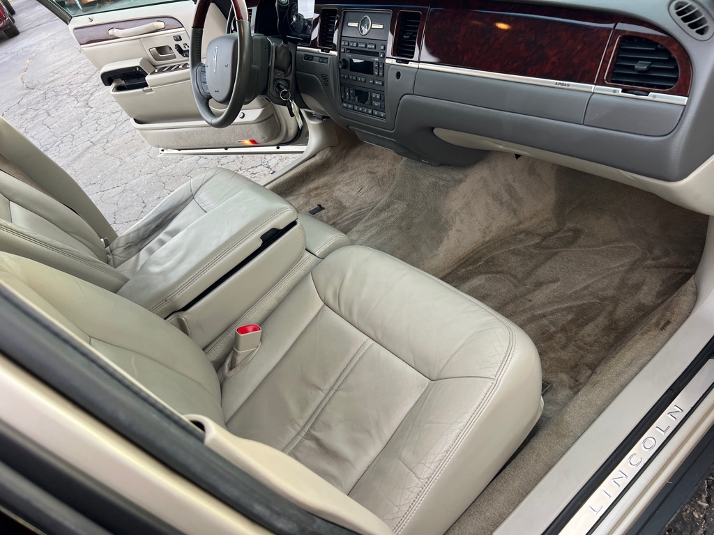 Lincoln Town Car Signature Limited 2009