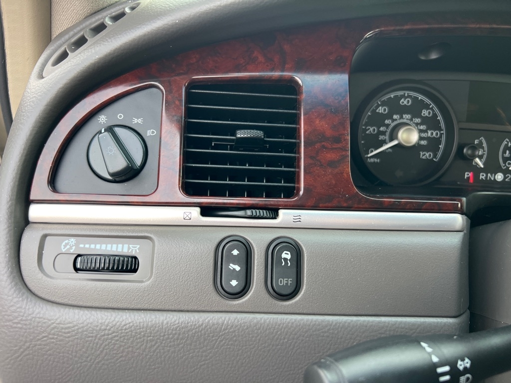 Lincoln Town Car Signature Limited 2009